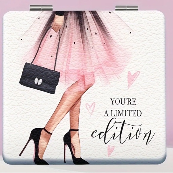 Compact Mirror - Picture 2 of 3